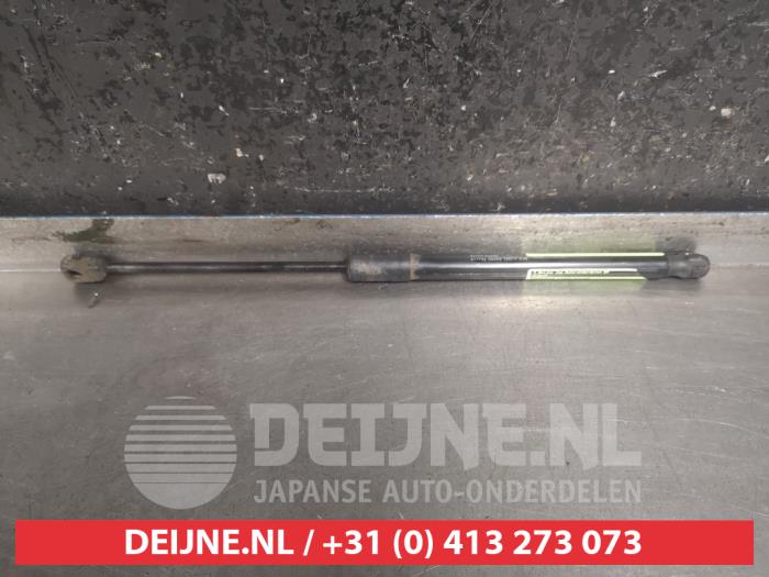 Kia Ceed Gasdemper links-achter O466151