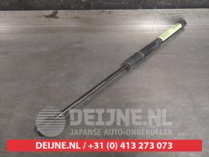 Kia Ceed Gasdemper links-achter O466151 foto 2