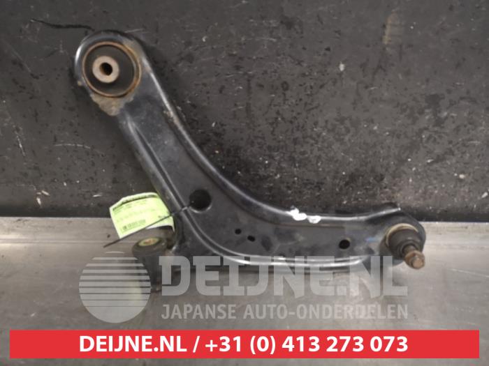 Suzuki Vitara Draagarm onder links-voor O466702