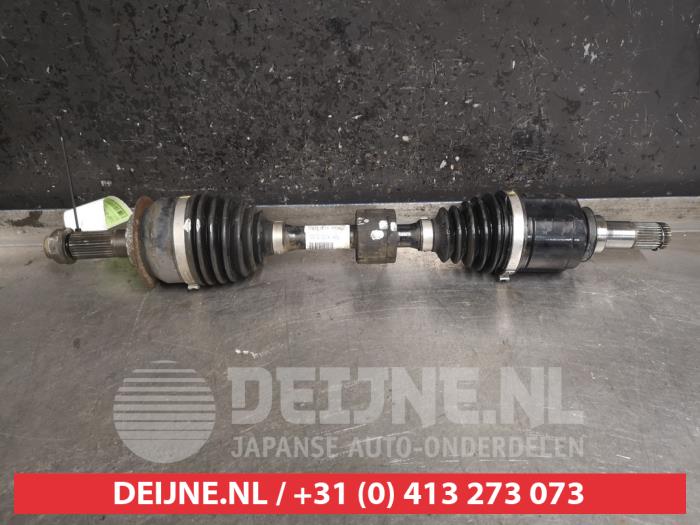 Gebruikte Steekas links-voor Suzuki Vitara (LY/MY) 1.6 16V DDiS AllGrip Prijs € 75,00 Margeregeling aangeboden door V.Deijne Jap.Auto-onderdelen BV