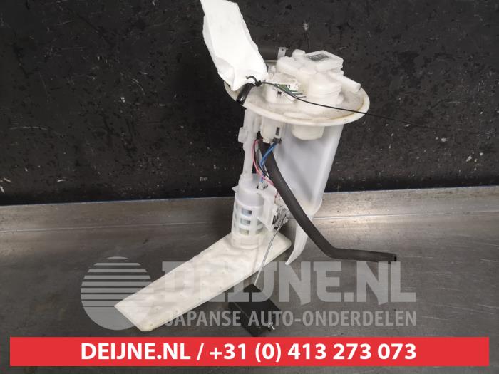 Gebruikte Tank element Pomp Toyota Yaris III (P13) 1.5 16V Dual VVT-iE Prijs € 30,00 Margeregeling aangeboden door V.Deijne Jap.Auto-onderdelen BV