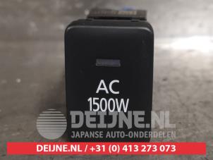 Gebruikte Airco Schakelaar Mitsubishi Outlander (GF/GG) 2.4 16V PHEV 4x4 Prijs € 20,00 Margeregeling aangeboden door V.Deijne Jap.Auto-onderdelen BV