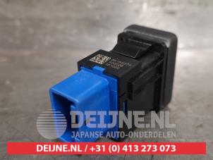 Mitsubishi Outlander Tailgate switch O467128 photo 2