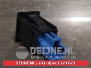 Mitsubishi Outlander Tailgate switch O467129 photo 2