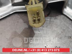 Suzuki Grand Vitara Ruitenwissermotor achter O301354 foto 4