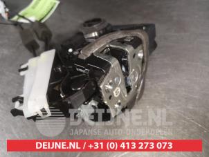 Honda Jazz Front door lock mechanism 4-door, right O467349 photo 2