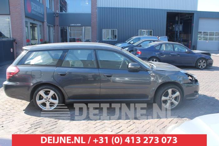 Subaru Legacy Tür 4-türig rechts hinten O467599