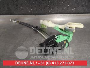 Gebruikte Portierslot Mechaniek 4Deurs links-achter Hyundai i30 (FD) 1.6 CVVT 16V Prijs € 35,00 Margeregeling aangeboden door V.Deijne Jap.Auto-onderdelen BV