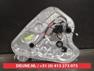 Gebruikte Ruitmechaniek 4Deurs links-achter Hyundai i30 (FD) 1.6 CVVT 16V Prijs € 35,00 Margeregeling aangeboden door V.Deijne Jap.Auto-onderdelen BV