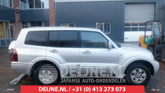 Mitsubishi Pajero Rear door 4-door, right O467962