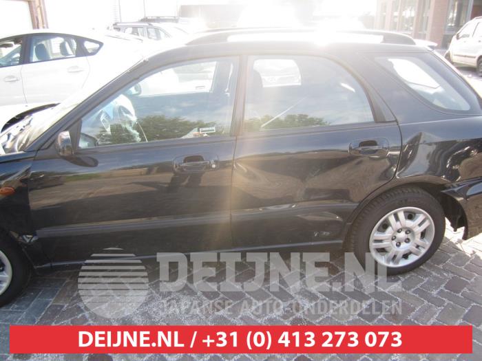Subaru Impreza Portier 4Deurs links-voor O468274