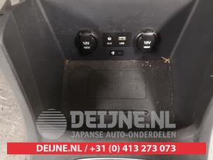Hyundai I30 Wireless charger O468361 photo 2