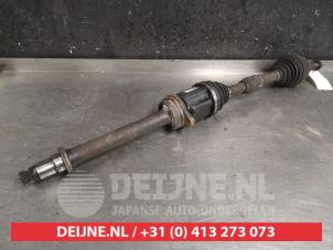 Toyota Avensis Verso Front drive shaft, right O468427 photo 3