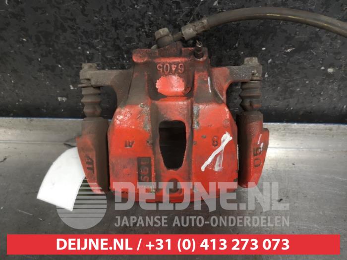 Toyota Avensis Verso Remklauw (Tang) links-voor O468429