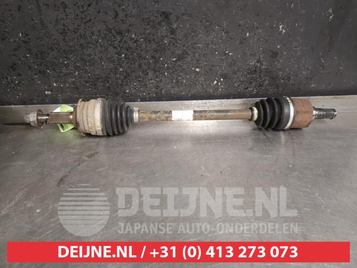 Suzuki Swift Aandrijfas links-voor O468446
