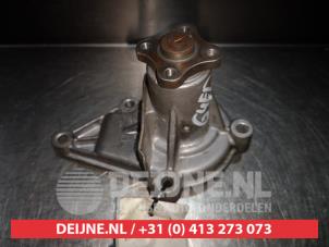Gebruikte Waterpomp Hyundai Matrix 1.6 16V Prijs € 50,00 Margeregeling aangeboden door V.Deijne Jap.Auto-onderdelen BV