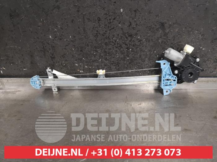 Suzuki Swift Ruitmechaniek 4Deurs links-voor O468826