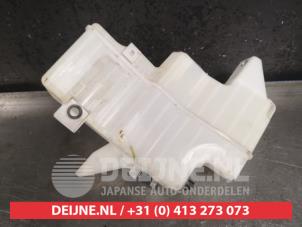 Lexus UX Front windscreen washer reservoir O469122 photo 2