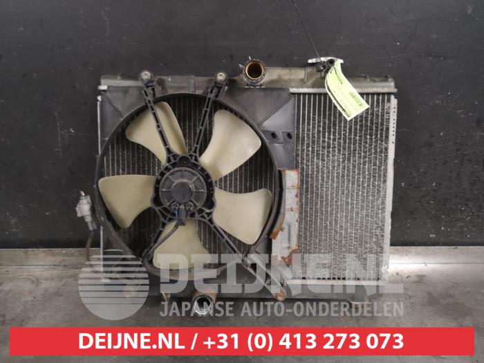 Gebruikte Radiateur Toyota Corolla (E11) 1.6 16V Prijs € 50,00 Margeregeling aangeboden door V.Deijne Jap.Auto-onderdelen BV