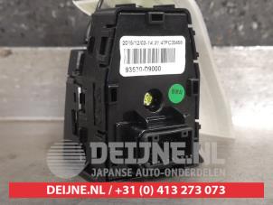 Kia Sportage Mirror switch O469552 photo 2