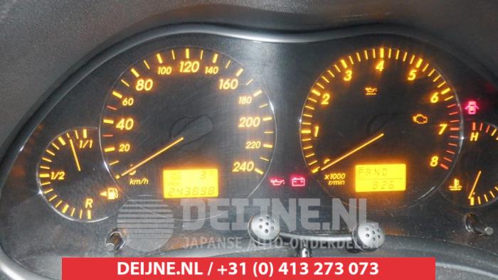 Toyota Avensis Kilometerteller KM O469823