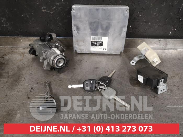 Toyota Avensis Slotenset Cilinder (compleet) O469881
