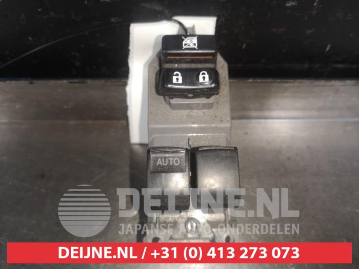 Toyota Auris Combischakelaar ramen O470130