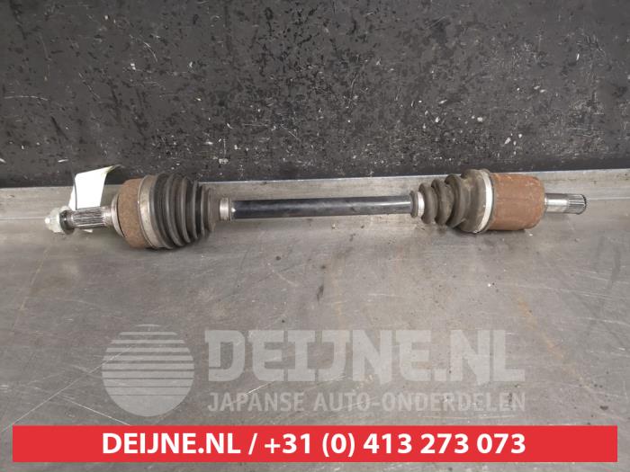 Usados Aandrijfas links-voor Honda Jazz (GE6/GE8/GG/GP) 1.4 VTEC 16V Precio € 50,00 Norma de margen ofrecido por V.Deijne Jap.Auto-onderdelen BV