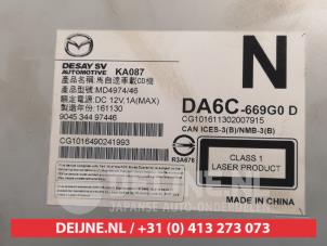 Mazda 2 CD player O470468 photo 3