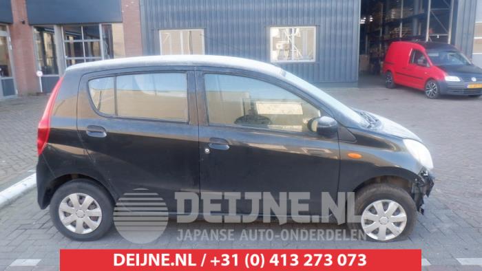 Daihatsu Cuore Türscheibe 4-türig rechts vorne O470739