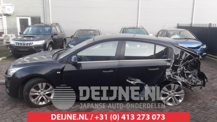 Chevrolet Cruze Türscheibe 4-türig links vorne O470794