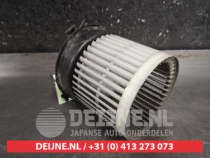 Nissan Micra Kachel Ventilatiemotor O471005 foto 2