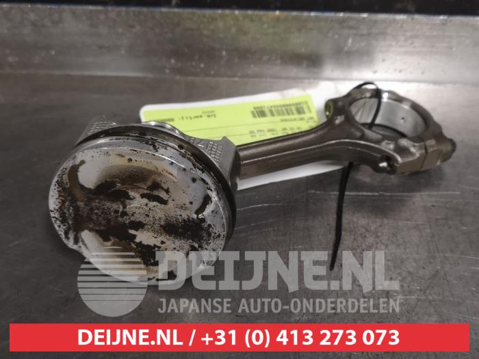 Gebruikte Zuiger Suzuki Celerio (LF) 1.0 12V Dualjet Prijs € 50,00 Margeregeling aangeboden door V.Deijne Jap.Auto-onderdelen BV