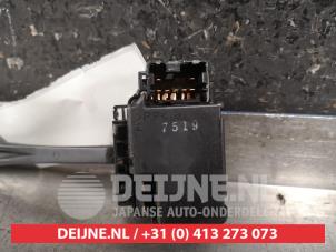 Nissan King Cab Ruitenwis Schakelaar O471483 foto 3