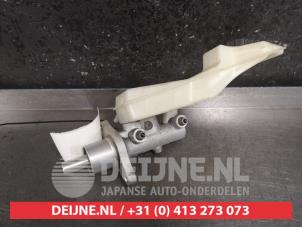 Gebruikte Hoofdremcilinder Mazda 3 Sport (BK) 1.6i 16V Prijs € 40,00 Margeregeling aangeboden door V.Deijne Jap.Auto-onderdelen BV