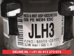 Hyundai I20 ABS Pumpe O472030 foto 3