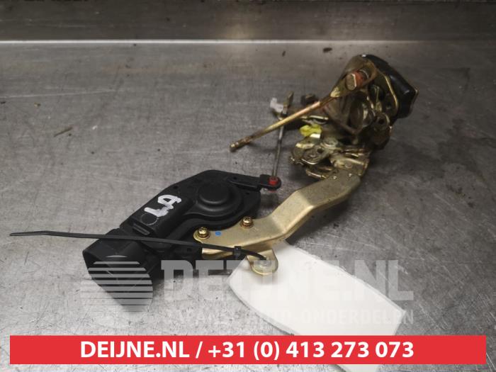 Daihatsu Terios Deurslot Mechaniek 4Deurs links-achter O472092
