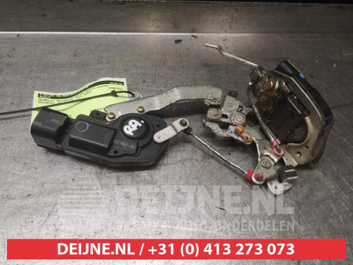 Daihatsu Terios Deurslot Mechaniek 4Deurs rechts-achter O472104