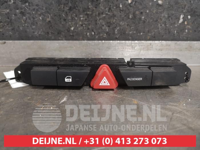 Kia Ceed Paniekverlichtings Schakelaar O472458