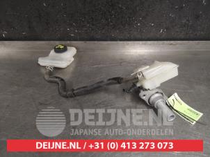 Gebruikte Hoofdremcilinder Mazda 5 (CR19) 2.0i 16V Prijs € 35,00 Margeregeling aangeboden door V.Deijne Jap.Auto-onderdelen BV