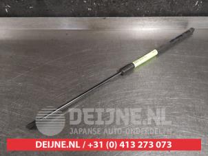 Chevrolet Cruze Rear gas strut, right O472891 photo 2