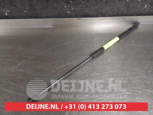 Chevrolet Cruze Gasdemper links-achter O472892 foto 2
