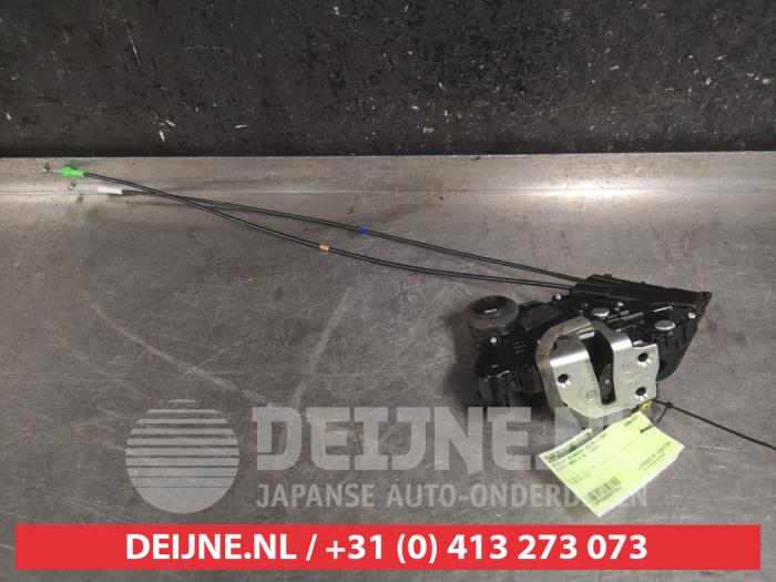 Toyota Yaris Door lock mechanism 2-door, left O472963