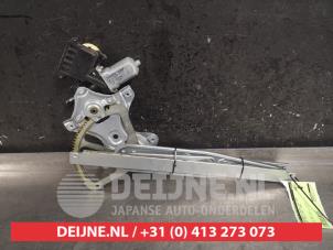Gebruikte Ruitmechaniek 2Deurs links-voor Toyota Yaris II (P9) 1.3 16V VVT-i Prijs € 35,00 Margeregeling aangeboden door V.Deijne Jap.Auto-onderdelen BV