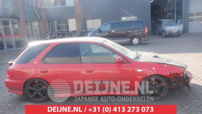 Subaru Impreza Tür 4-türig rechts vorne O473232
