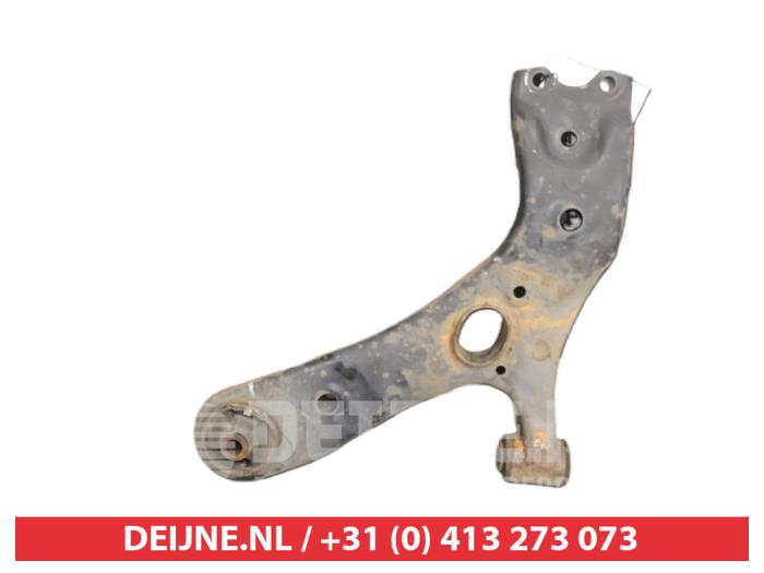 Toyota Auris Draagarm onder links-voor O473711