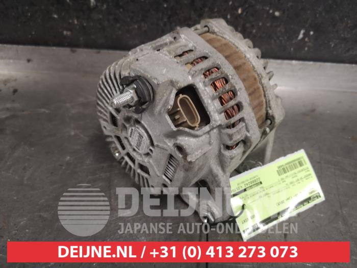 Dynamo van een Nissan Juke (F15) 1.2 DIG-T 16V 2015