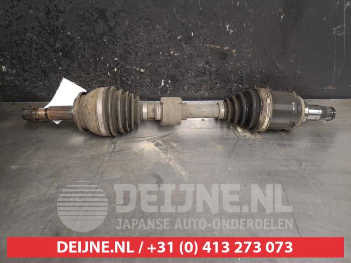 Gebruikte Aandrijfas links-voor Toyota RAV4 (A4) 2.0 D-4D 16V 4x4 Prijs € 75,00 Margeregeling aangeboden door V.Deijne Jap.Auto-onderdelen BV