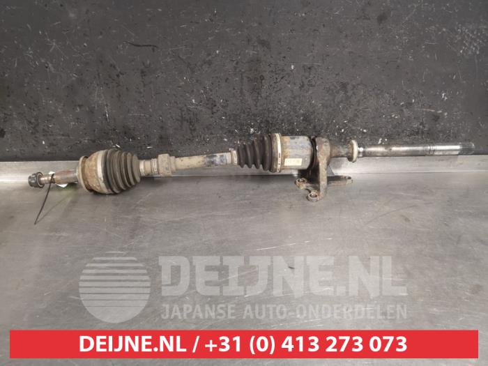 Gebruikte Steekas rechts-voor Toyota RAV4 (A4) 2.0 D-4D 16V 4x4 Prijs € 100,00 Margeregeling aangeboden door V.Deijne Jap.Auto-onderdelen BV