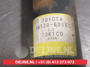 Toyota Landcruiser Rear shock absorber, right O475124 photo 3
